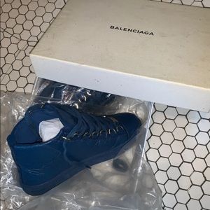 Balenciagas high arena blue